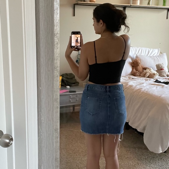 Criss cross black crop top - Picture 2 of 6